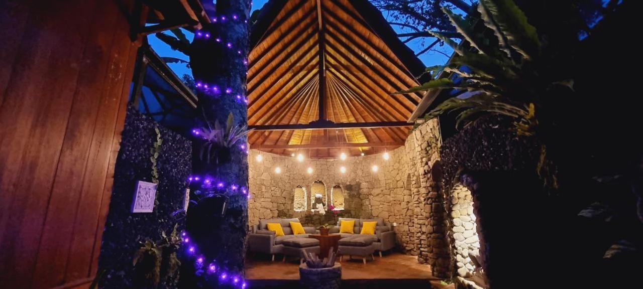 Avalon Ubud Castle & Spa Eksteriør billede